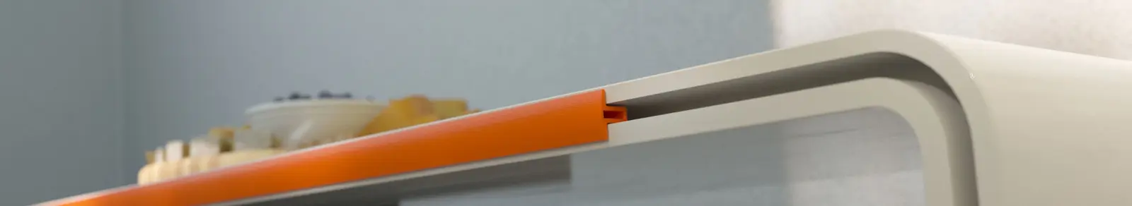 Möbeldetail mit Kunststoffprofil