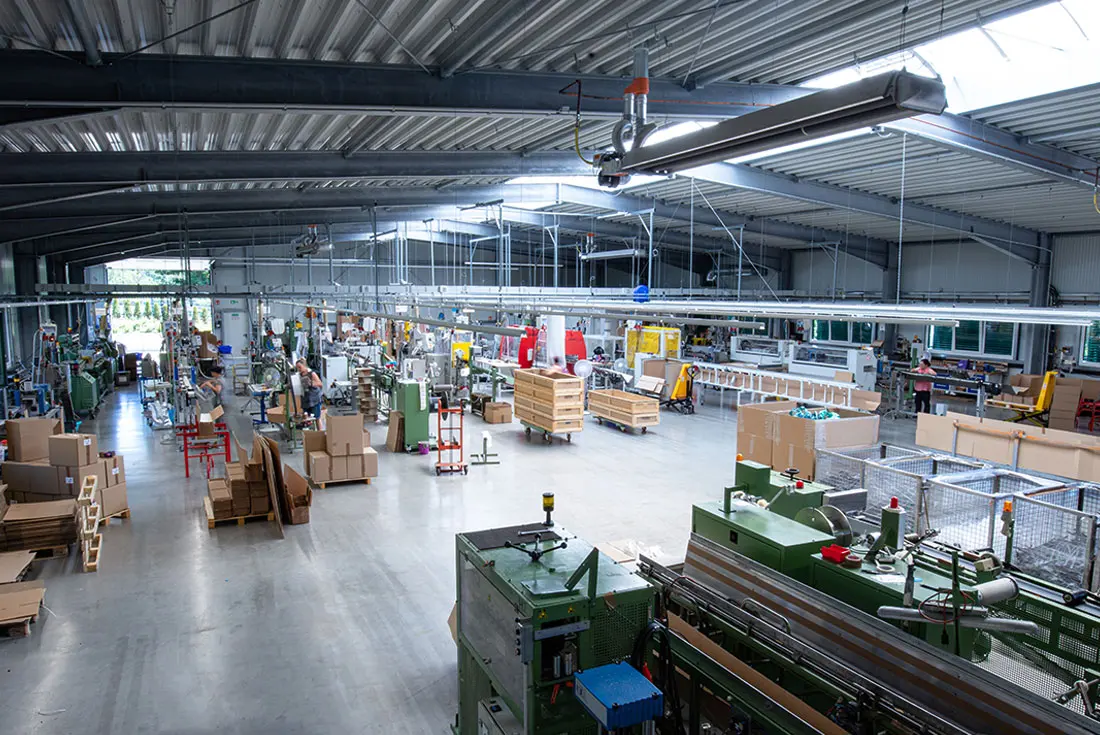 Extrusionslinie in der Fertigung von Heller Kunststoffe