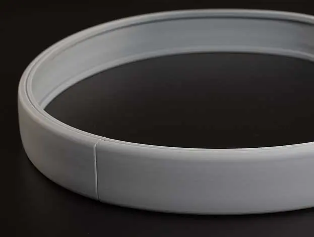 Profil mit appliziertem Klebeband