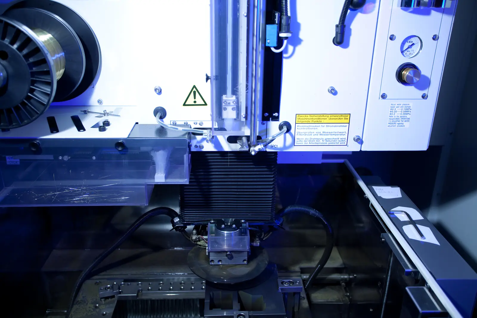 CNC-Drahterodiermaschine im Werkzeugbau